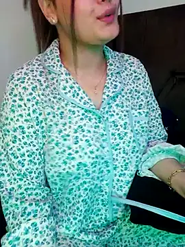 im here- online show from November 14, 12:43 am