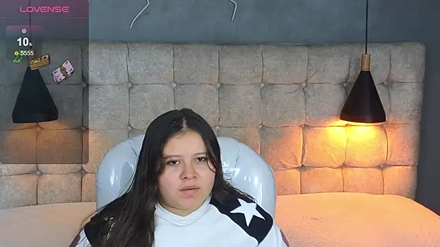 Laia and Aloby online show from December 20, 10:25 pm