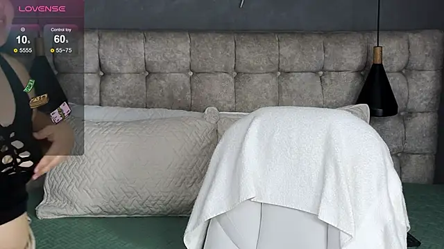 Laia and Aloby online show from November 4, 10:26 pm