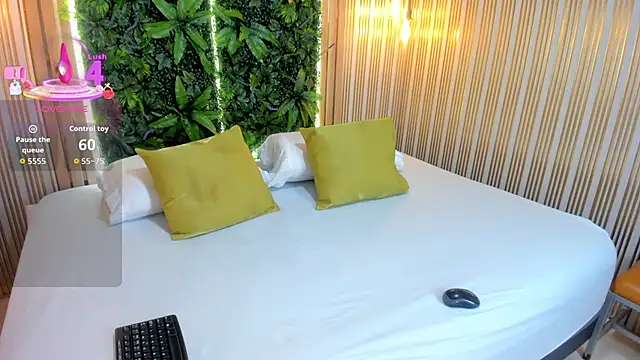 Snapshot of Melanieharriso_ chatting on September 9, 11:15 pm Melanieharriso online show from September 9, 11:15 pm