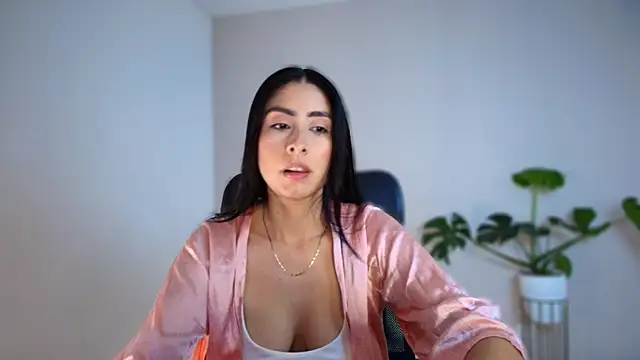 auroracaruso11 online show from March 5, 5:09 pm