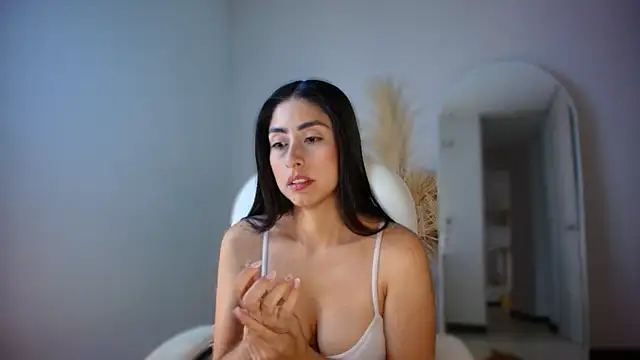 auroracaruso11 online show from November 12, 9:13 pm