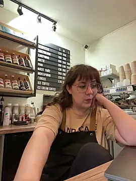 Snapshot of cinnabon_ chatting on October 21, 3:05 pm cinnabon online show from October 21, 3:05 pm