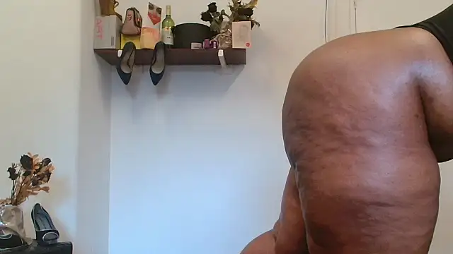 xTALLSEXYBUMx online show from September 13, 7:05 am