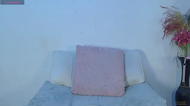 elines  online show from February 12, 7:26 pm