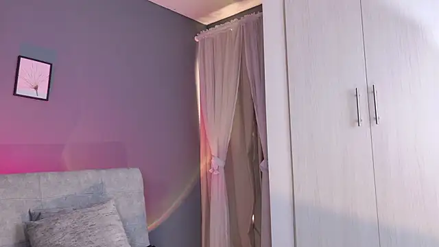 miaa lux online show from January 18, 7:21 pm