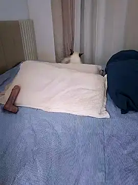 jhulyyy online show from October 23, 4:35 pm