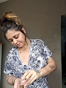 luuhcat09 online show from June 3, 4:23 pm