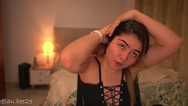 Lau Bee online show from May 31, 6:53 pm