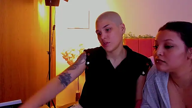 Charlee pink online show from March 22, 8:20 am