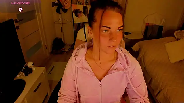 Snapshot of masha19981 chatting on October 13, 6:54 pm masha19981 online show from October 13, 6:54 pm