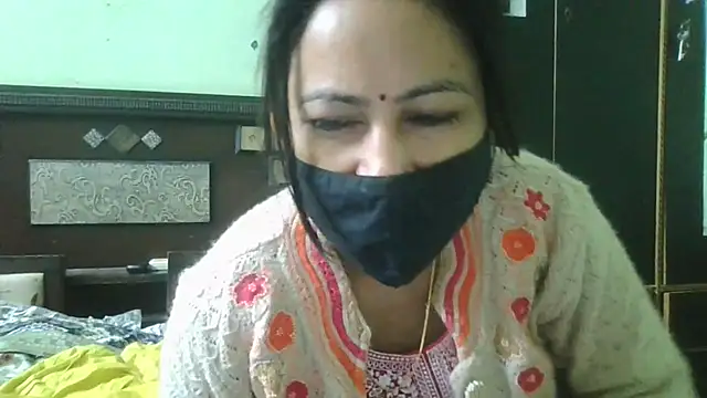 couplesuni online show from December 5, 4:12 am