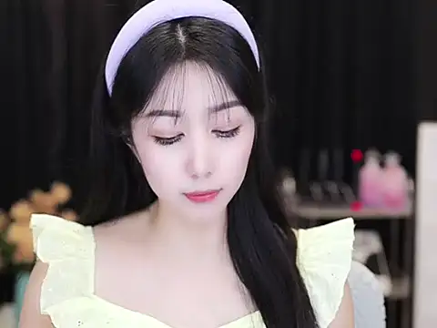 Nuyoah-77 online show from September 24, 6:18 pm