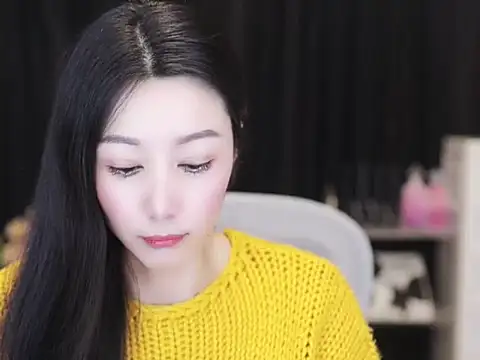 Nuyoah-77 online show from October 18, 3:15 pm