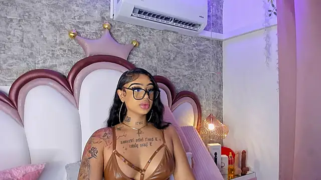 Mia Jansen online show from April 12, 3:53 am