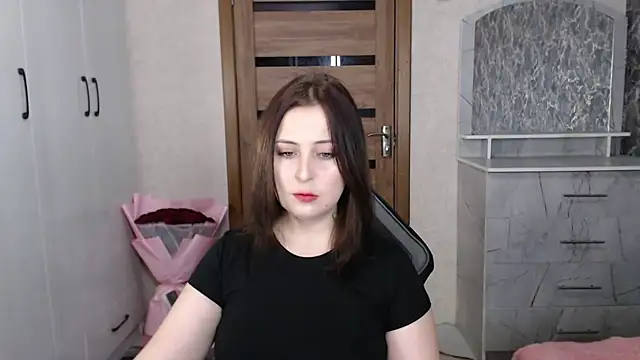 Kristy-Max online show from November 8, 9:31 pm