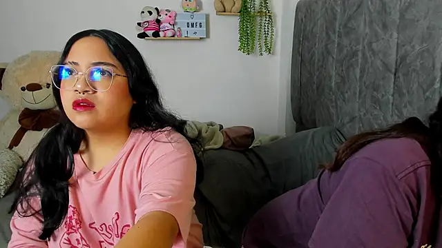 maddie-and-chelsea- online show from October 2, 11:04 am