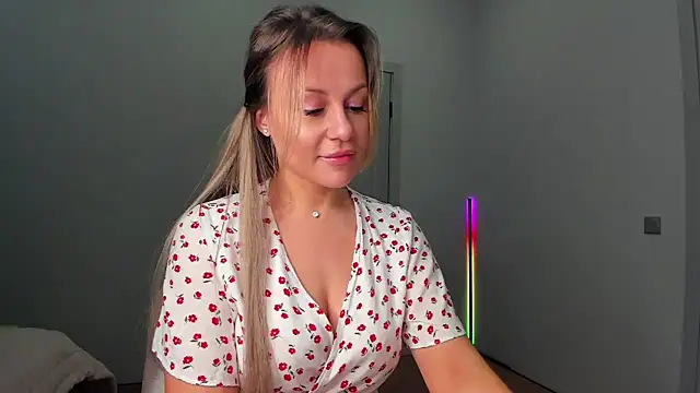  cometoseeme  online show from December 17, 2:54 pm