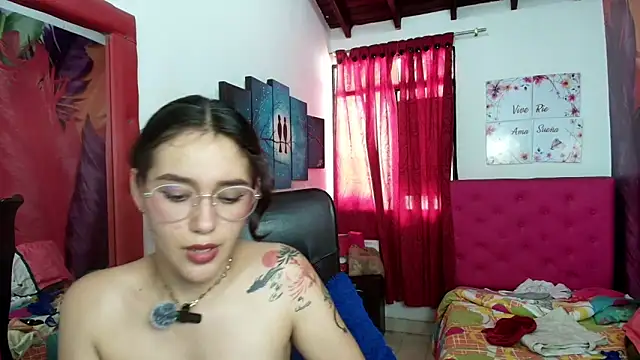 miley blue  online show from April 20, 7:17 pm