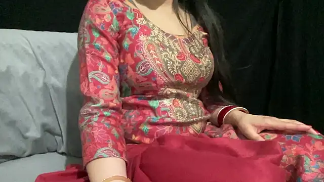 Komal panjabi girl online show from April 17, 9:50 pm