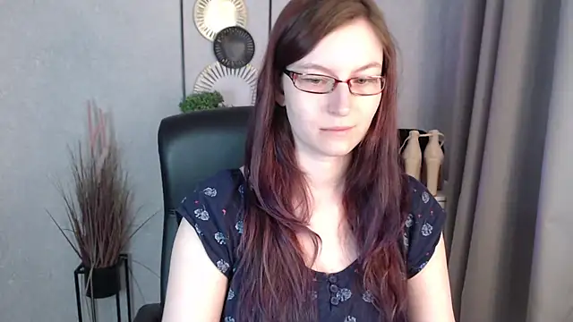 emmaxDelight online show from March 16, 6:28 am