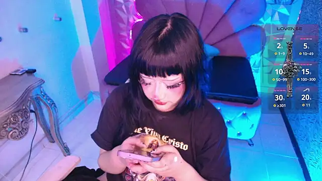 toky doll online show from February 8, 9:40 pm