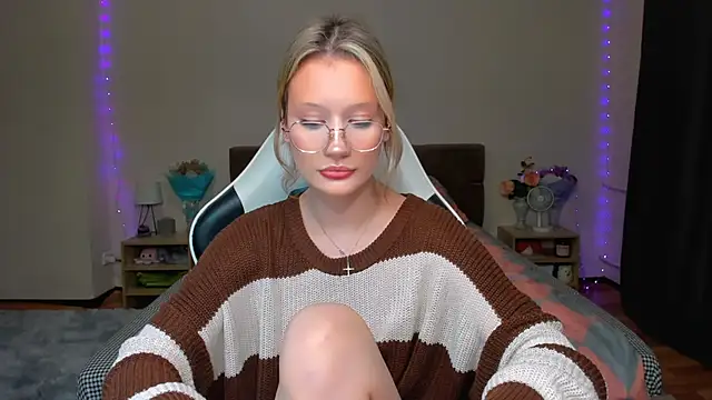 DearLia online show from October 8, 7:07 pm