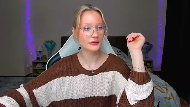 DearLia online show from September 20, 7:56 pm