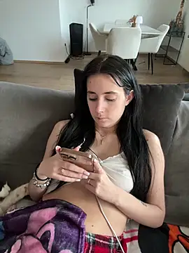 Lena Lang online show from February 10, 2:20 pm