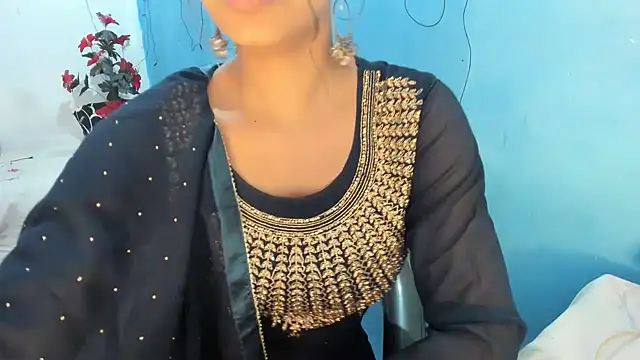 aarjulove online show from March 6, 3:07 pm