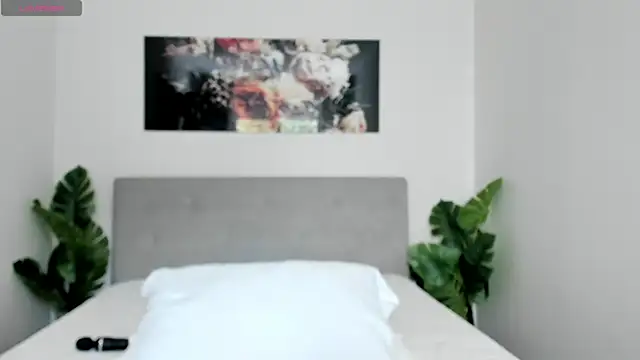 KimPoshhh online show from April 15, 7:42 am