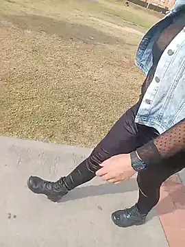 sophie banger online show from April 3, 8:29 pm