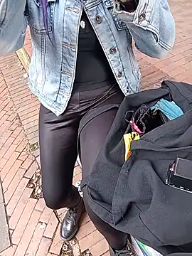 sophie banger online show from November 6, 9:10 pm