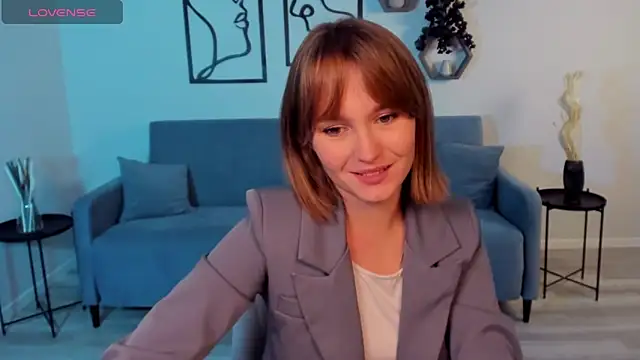Snapshot of BritnieCute chatting on October 22, 5:23 am BritnieCute online show from October 22, 5:23 am