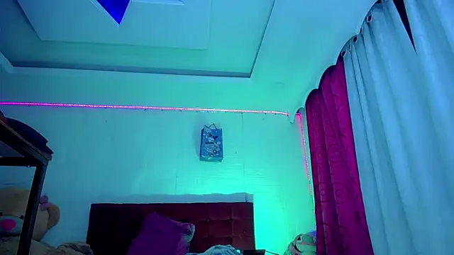 NahomiCamper online show from March 19, 12:37 am