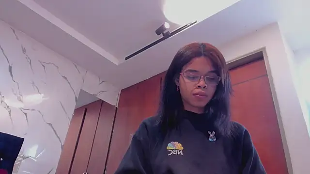 Snapshot of evelyn_wine chatting on October 13, 7:05 pm evelyn wine online show from October 13, 7:05 pm