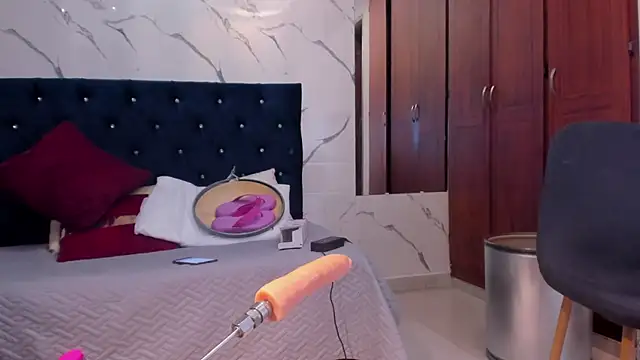 Snapshot of evelyn_wine chatting on October 2, 8:03 pm evelyn wine online show from October 2, 8:03 pm