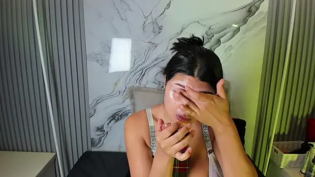 venusowen  online show from April 20, 1:36 pm