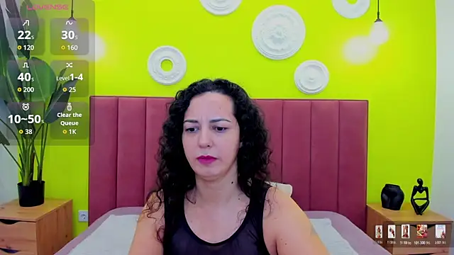 Linda Insatiable online show from April 9, 1:41 am