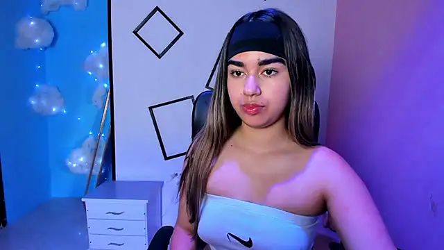 NahomiConnor  online show from September 19, 1:10 pm