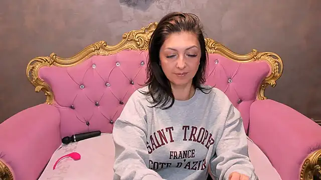 DivinSandra online show from April 14, 8:36 am