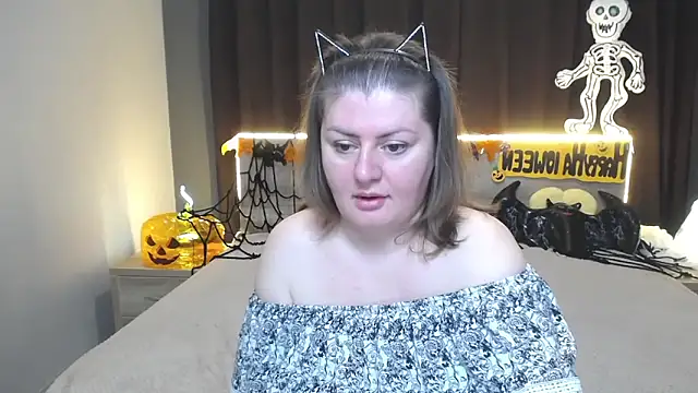 Snapshot of ZannaDreil chatting on October 20, 6:33 pm ZannaDreil online show from October 20, 6:33 pm