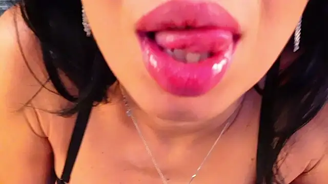 SarraRose online show from January 12, 10:37 pm