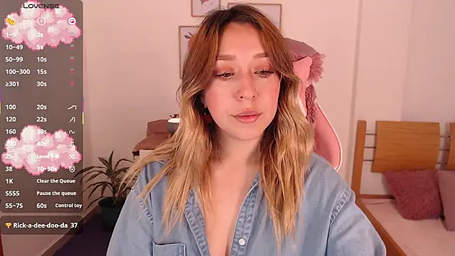 Dahlia  espresso online show from February 5, 8:45 pm