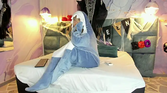 MelaniieRoux online show from October 28, 7:52 pm