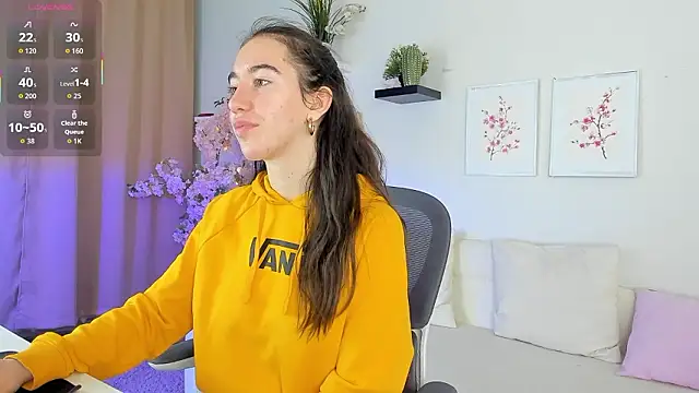 Belle Via online show from March 25, 1:36 pm