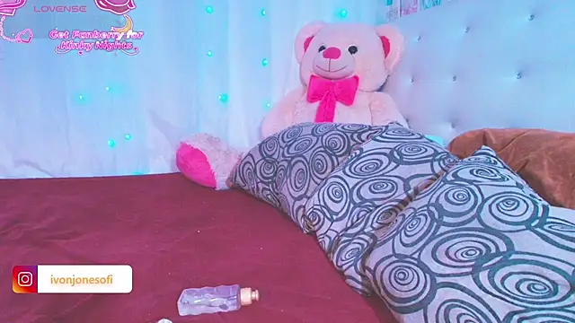 ivonjoness online show from November 5, 3:45 am