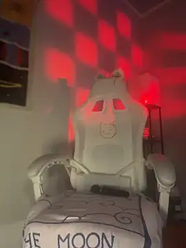 loveluna8 online show from March 11, 11:07 pm