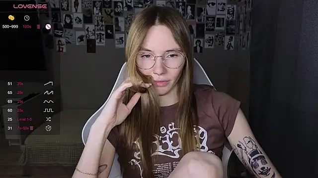 littlevildevil online show from April 28, 11:36 am
