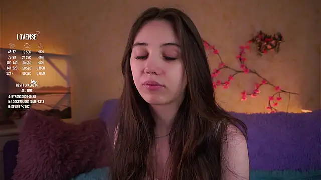 GillianDowdey online show from April 14, 2:33 am